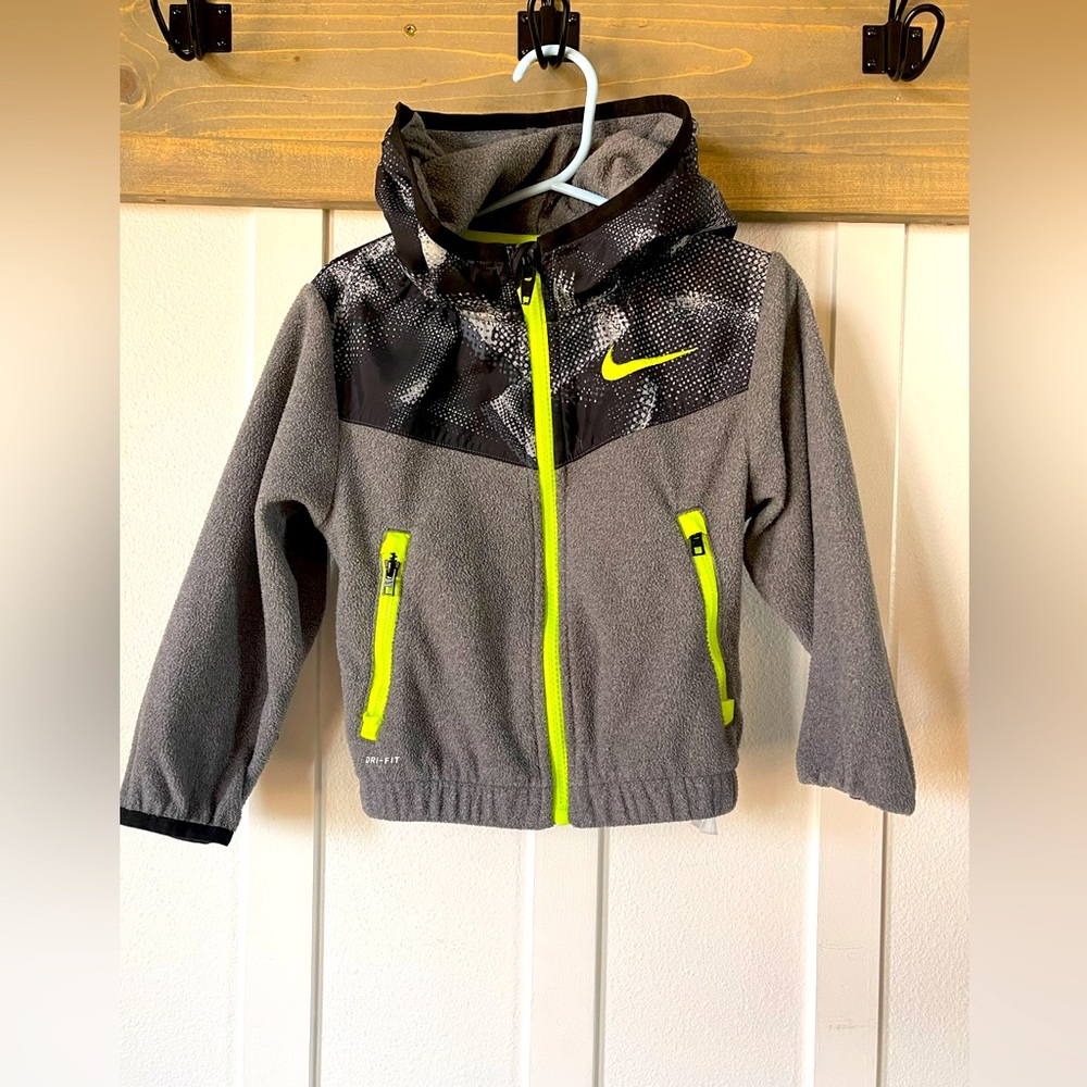 Nike Dri-fit jacket 2t